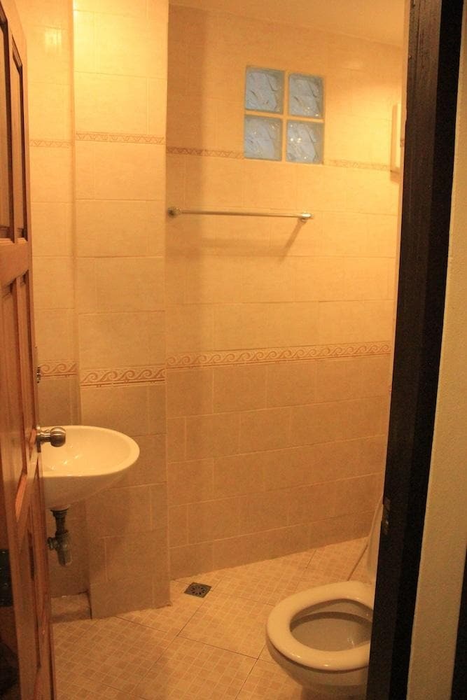 Hostal New Road Guest House