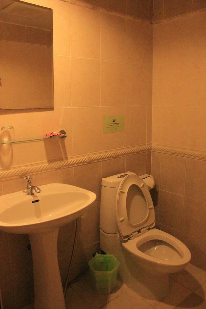 Hostal New Road Guest House