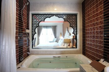 Hotel Chillax Resort