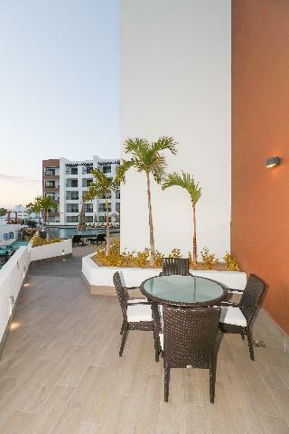 Medano Hotel & Suites