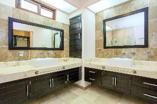 Apartamentos El Faro Residences