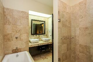 Apartamentos El Faro Residences