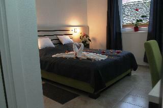11tica Dm Hotel