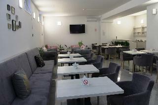 11tica Dm Hotel
