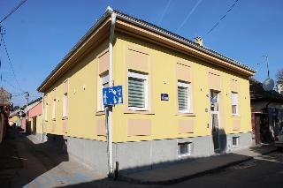 11tica Dm Hotel