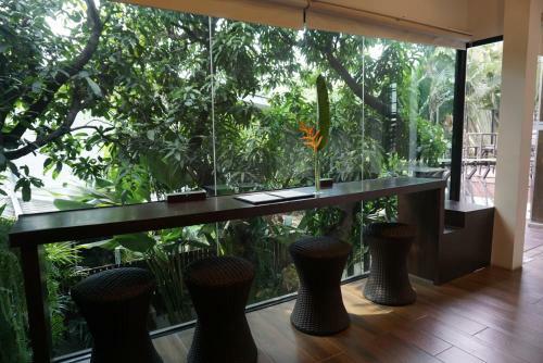 Bed & Breakfast Third Rock Hostel