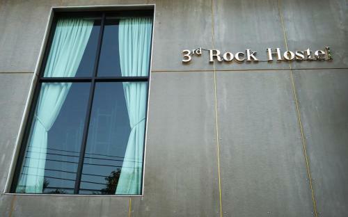 Bed & Breakfast Third Rock Hostel