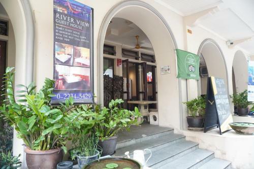 Hostal River View Guest House