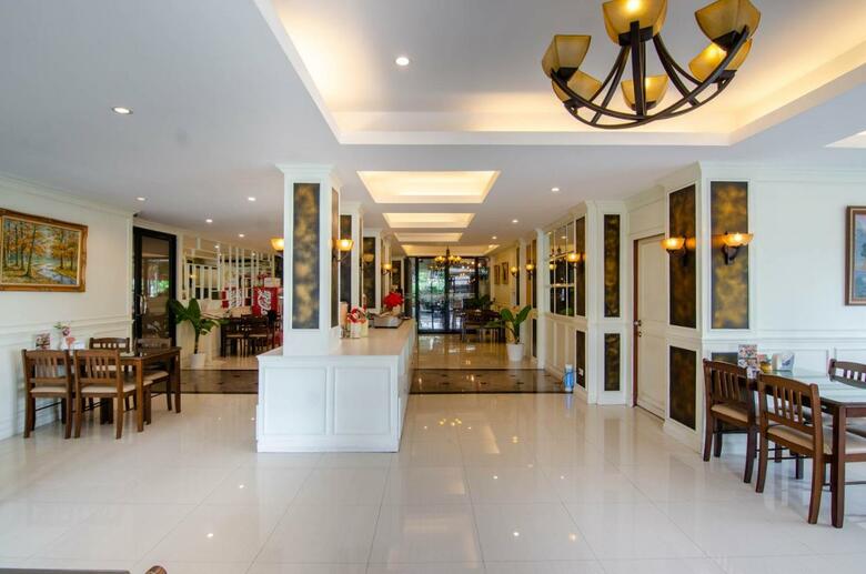 Hotel Tara Lake