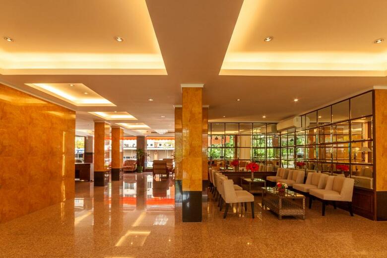 Hotel Tara Lake