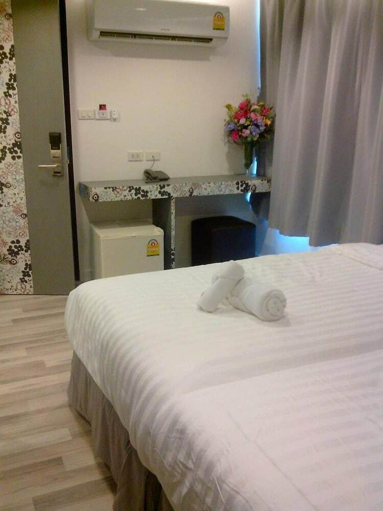 Nantra Ploenchit Hotel