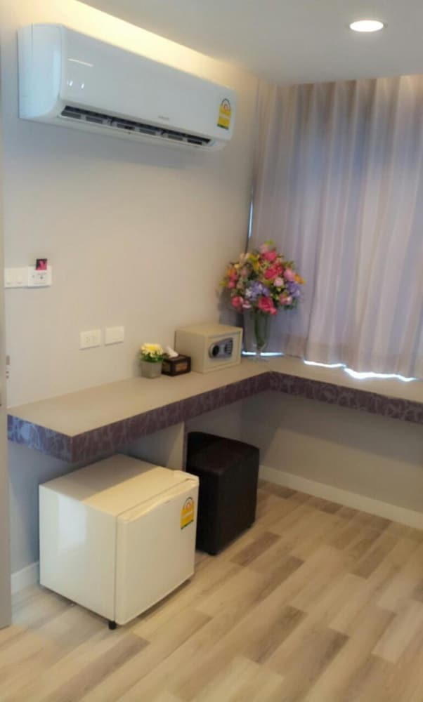 Nantra Ploenchit Hotel