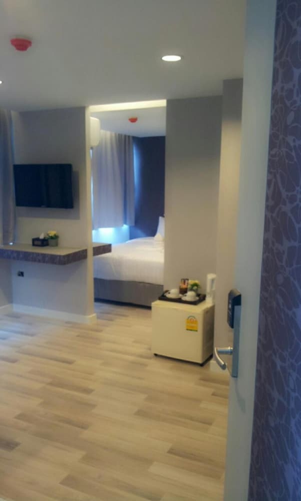 Nantra Ploenchit Hotel