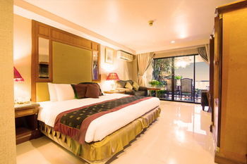 Diamond City Hotel