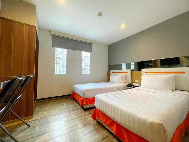 Hotel Check Inn Phromphong