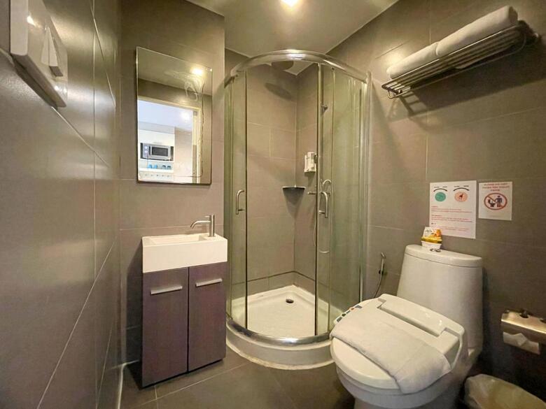Hotel Check Inn Phromphong