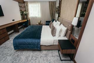 Central Point Hotel