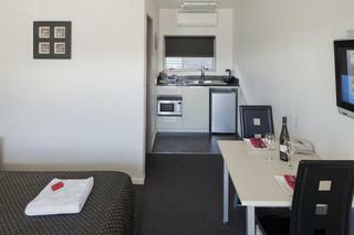 Hotel 151 On London