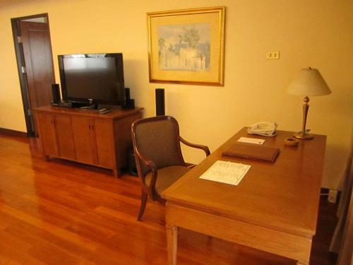 Hotel Pantip Suites