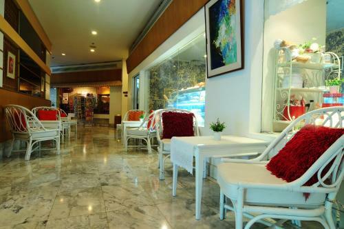 Hotel Pantip Suites