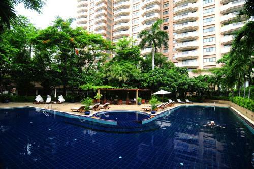 Hotel Pantip Suites