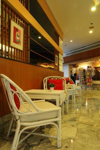 Hotel Pantip Suites