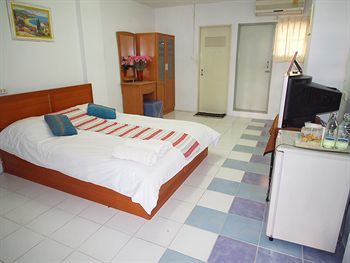 Hostal Thanapa Mansion
