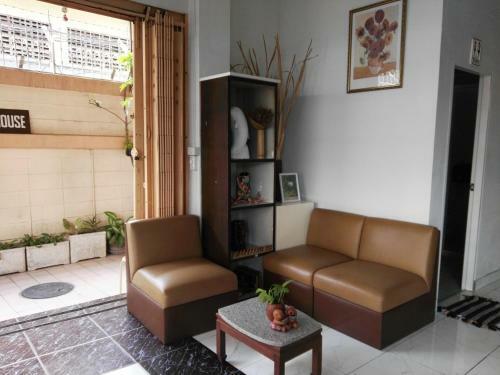 Hostal T.t. Guesthouse