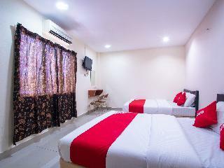 Oyo 44010 Royals Star Hotel