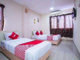 Oyo 44010 Royals Star Hotel
