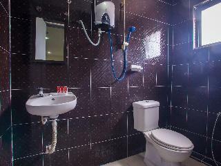 Oyo 44010 Royals Star Hotel