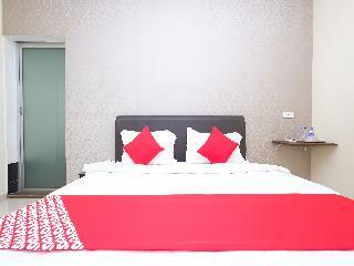Oyo 89493 Q Hotel