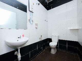 Oyo 89493 Q Hotel