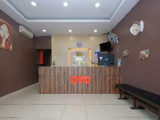 Oyo 89493 Q Hotel