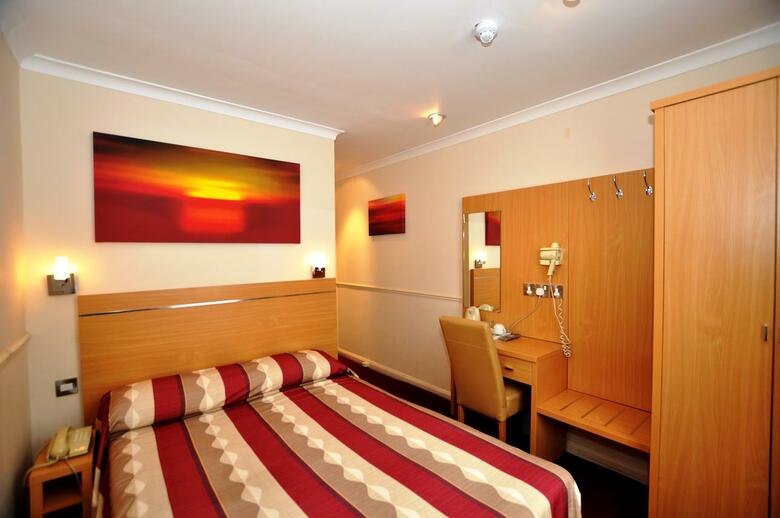 Hotel Queens Park