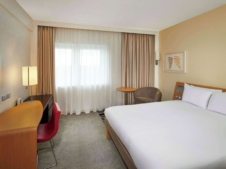 Hotel Novotel London West