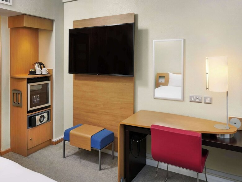 Hotel Novotel London West