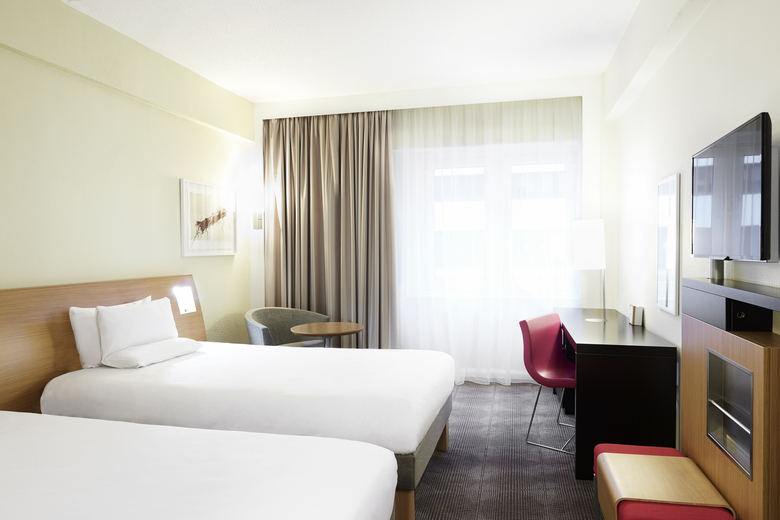 Hotel Novotel London West