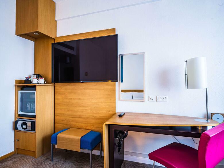 Hotel Novotel London West
