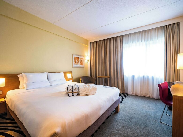 Hotel Novotel London West