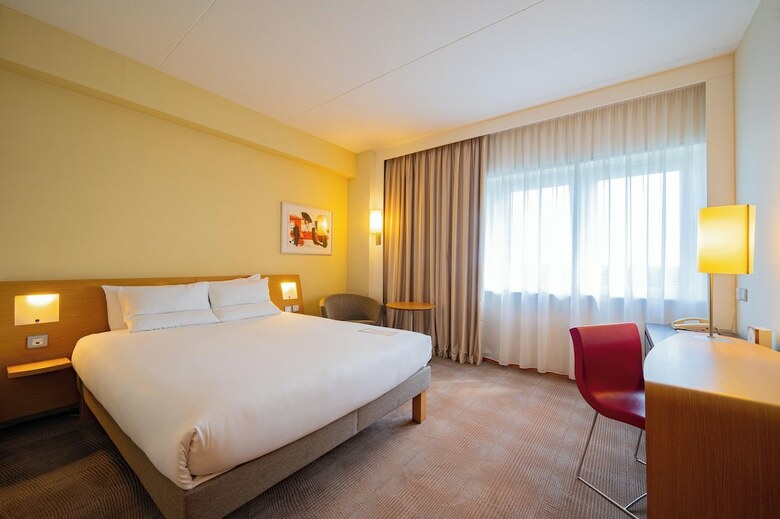 Hotel Novotel London West