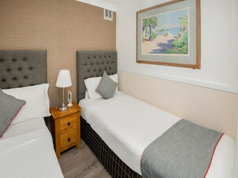 Hotel Huttons