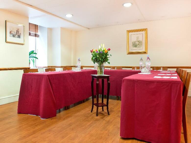 Hotel Astor Court