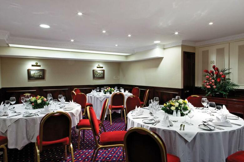 Rochester Hotel By Blue Orchid