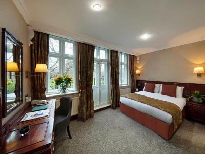 Rochester Hotel By Blue Orchid