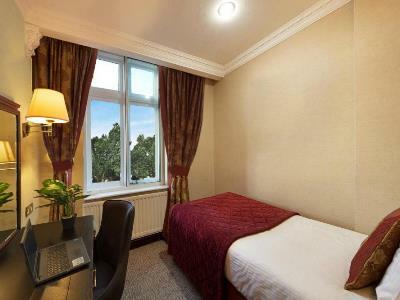 Rochester Hotel By Blue Orchid