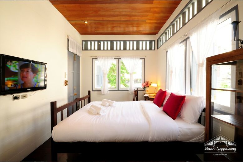 Hotel Baan Noppawong