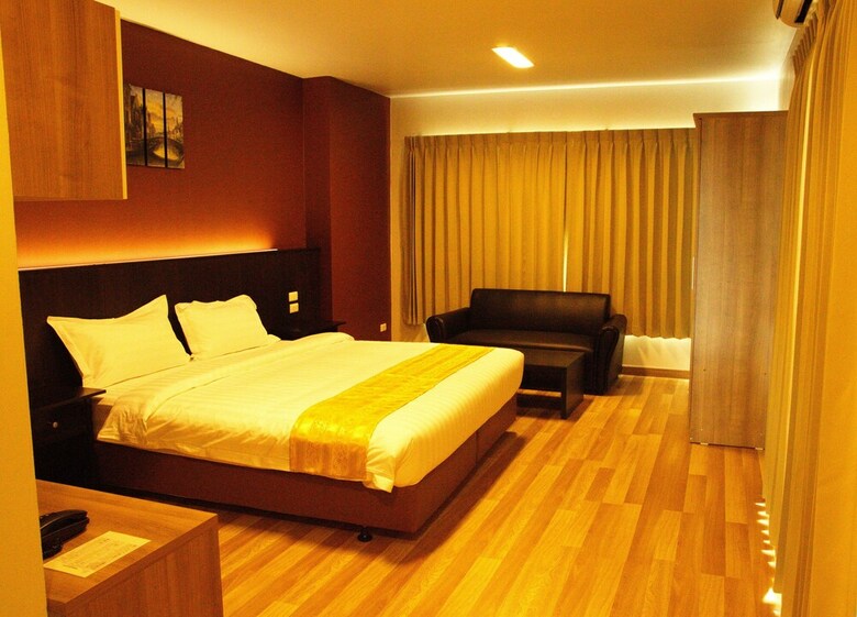 Hotel 101 Holiday Suite