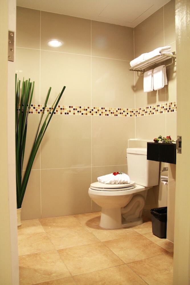 Hotel 101 Holiday Suite