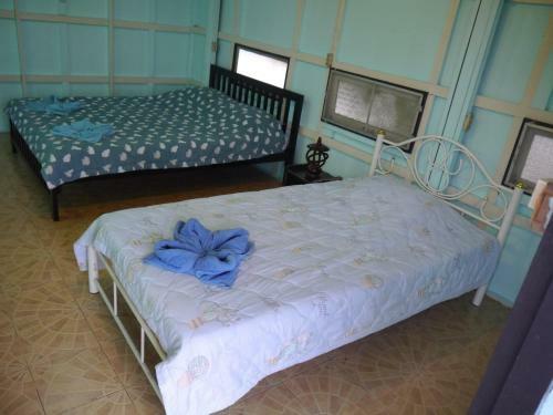 Hostal Phiman Riverview Guesthouse
